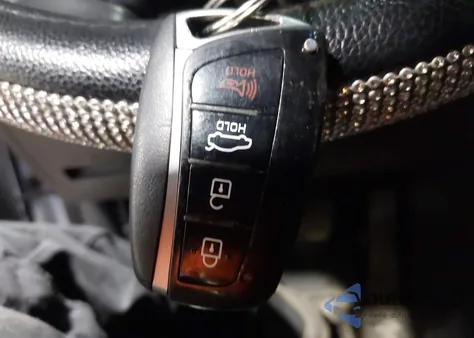 2015 Hyundai Genesis 3.8 z USA, uszkodzony, nr VIN KMHGN4JE4FU018421